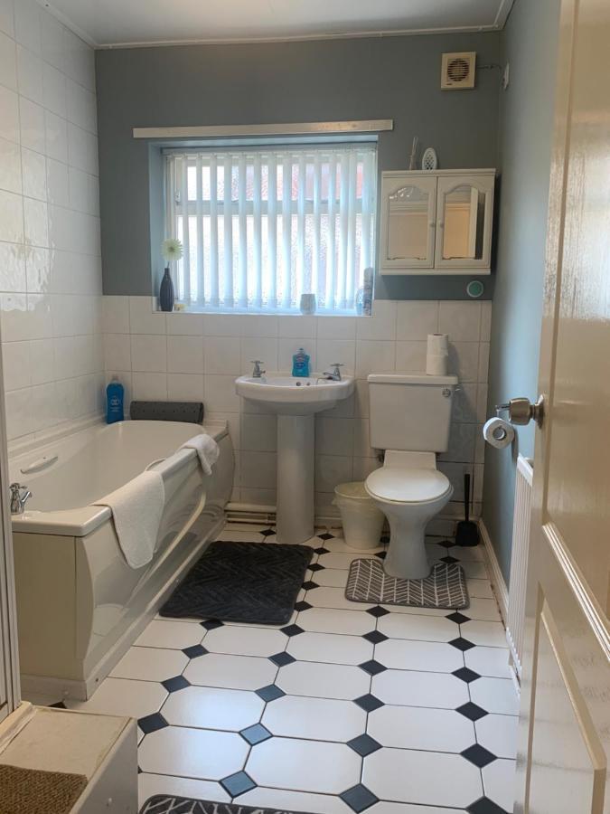 Be My Guest Liverpool - Ground Floor Apartment With Parking Eksteriør bilde